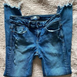 Zara Ankle Cropped Frayed Denim Jeans
